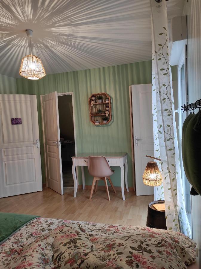 Le Logis Du Livier Saint-Georges-sur-Layon Quarto foto