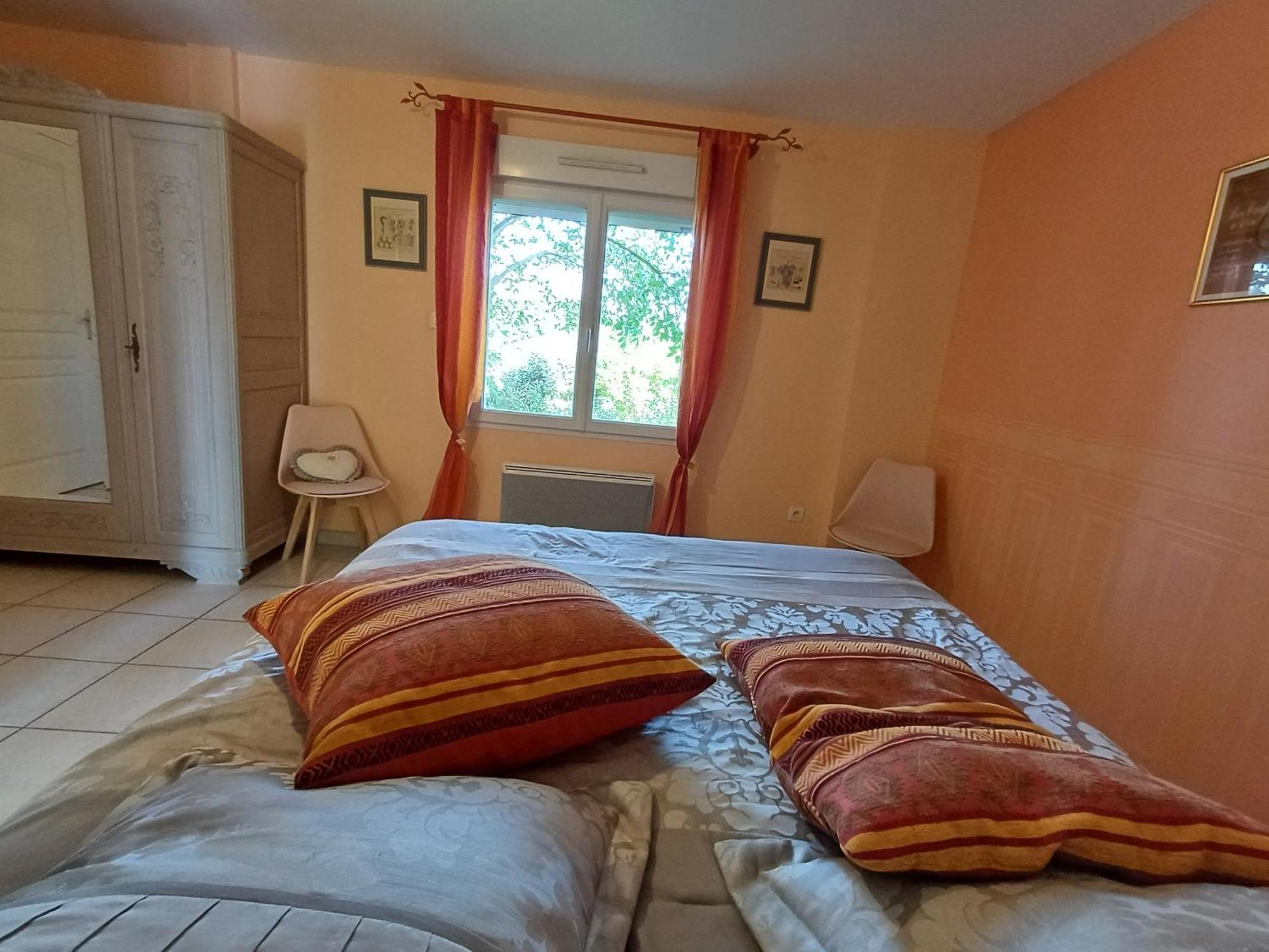 Le Logis Du Livier Saint-Georges-sur-Layon Quarto foto